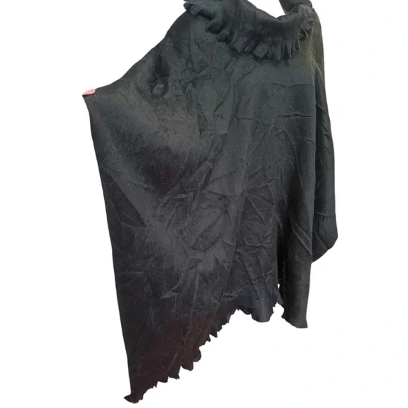 NWT Pokoloko Cowl Neck Poncho Shawl Black "Ink Tartan" One Size - Picture 5 of 14